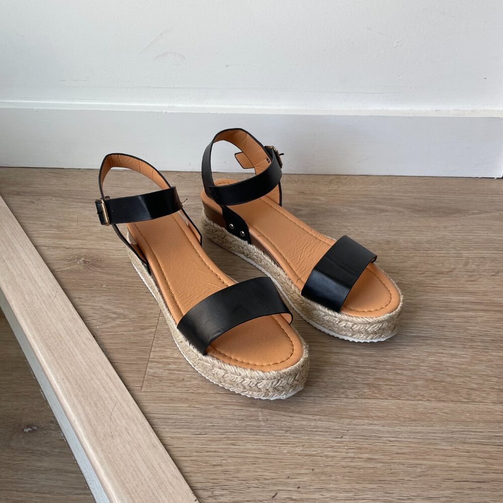 Women's Platform Sandals Brand New!